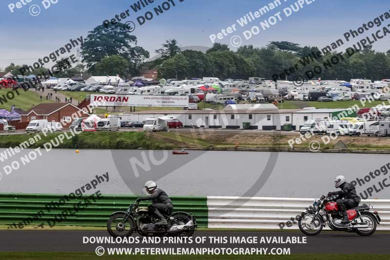 Vintage motorcycle club;eventdigitalimages;mallory park;mallory park trackday photographs;no limits trackdays;peter wileman photography;trackday digital images;trackday photos;vmcc festival 1000 bikes photographs